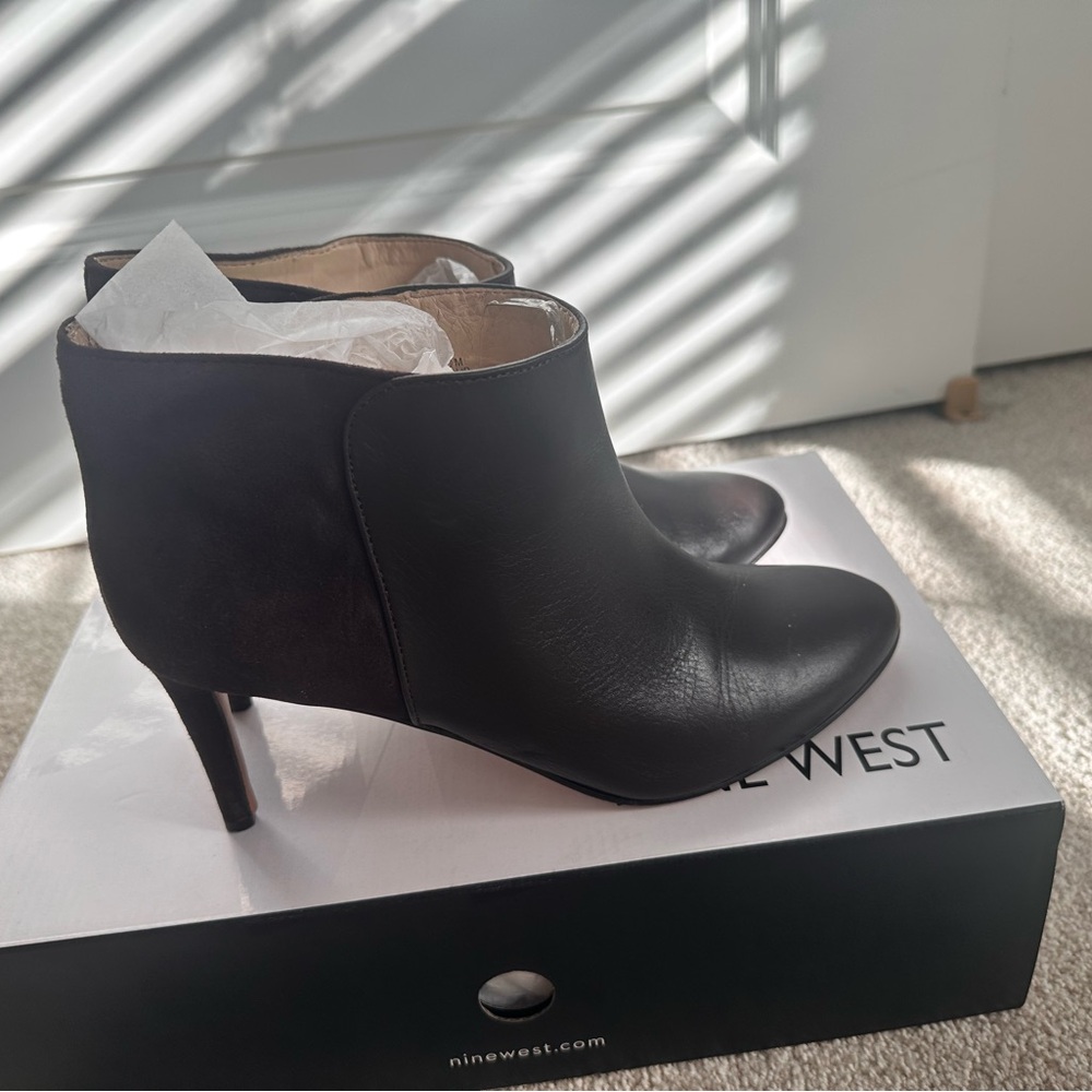 Nine West Elegant Black Ankle Booties